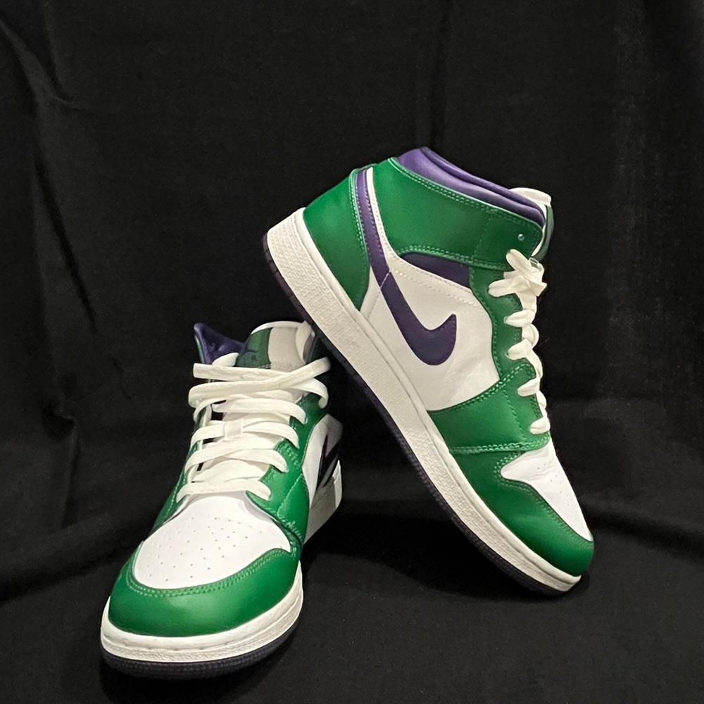 Nike Air Jordan Retro 1 Mid Incredible Hulk GS Sz 7Y/Women’s Sz 8.5